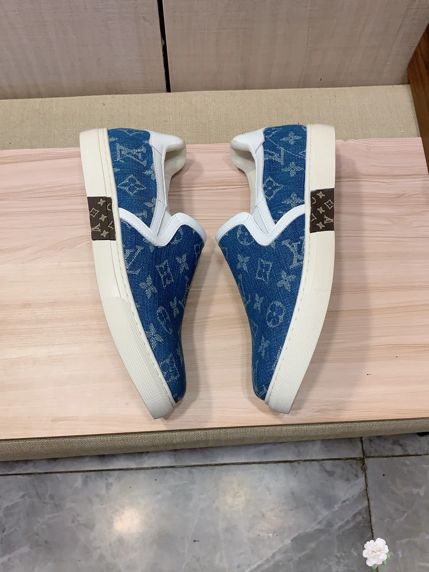 Men's men's shoes 💰400💰💰🎩🎩 [Lightning] [Lightning] "LV*" The latest • popular casual shoes, top brands [Seduce] luxury ~ purchasing agency, top ~ quality. [Strong] The upper is made of imported breathable cowhide with fabric material ➕ Breathable sheepskin feet (•) and fine workmanship. The original stylish and stylish soft rubber wear-resistant and non-slip outsole is light and comfortable on the feet. The real thing looks better when photographed in person. Code 111: Code: 38-44, 2️⃣colors selected